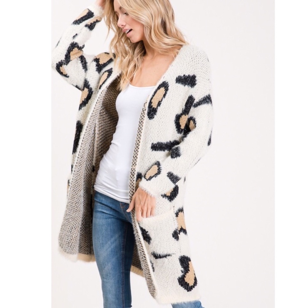 Last 1️⃣ Fuzzy Leopard Print Open Front Cardigan - Picture 2 of 8